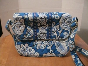 Vera Bradley Tasche blau-weiß, verstellbarer Riemen--Druckknopfverschluss--gebraucht  - Bild 1 von 7