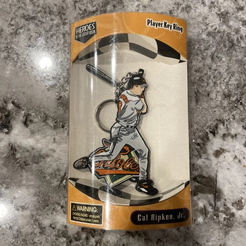 Cal Ripken Jr. 1998 Baltimore Orioles Unopened & Sealed Team Keychain Heroes Cover