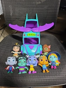 Hasbro Netflix 2018 Super Monster Bus mit Licht & Sound, mit 7 Figuren. - Bild 1 von 20