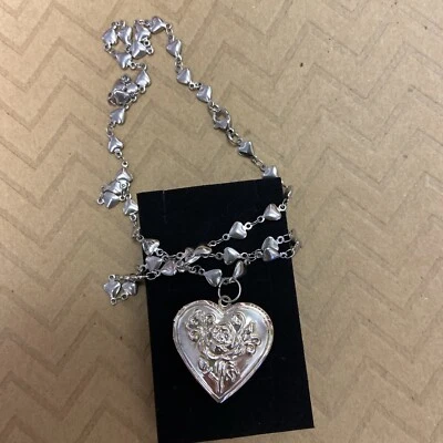925银色吊坠带不锈钢心形20英寸链条 — 第 1/4 张图片