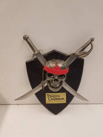 Pirates Of The Caribbean The Curse Of The Black Pearl Skull Swords Plaque Cover