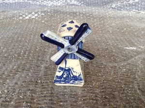 Delft Blue Holland Spinning Windmill - Picture 1 of 3