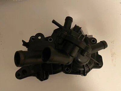 Bomba de agua/termostato Audi A1 TFSI carcasa Foto 1 de 4