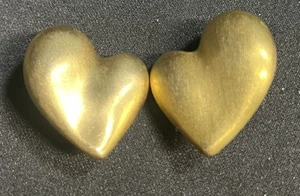 Vintage Classy Heart Brushed Gold Tone Clip on Earrings - Picture 1 of 2