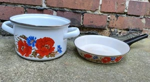 2x alter Email Topf Pfanne Pflanzgefäß Emaille Blumentopf DDR Mohnblumen Garten  - Bild 1 von 13