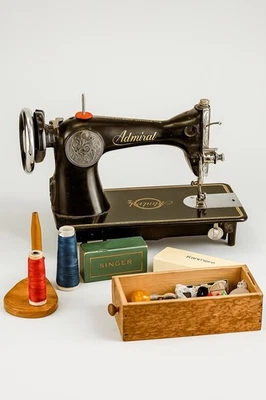 Máquina de coser Singer 1949 vintage Admiral Star negro dorado extras servicio completo Foto 1 de 4