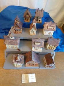 Auswahl Vintage Miniatur Heimatstadt Sammlung Windy Meadows Keramik Teelicht Cottages - Bild 1 von 77