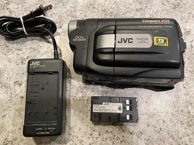 JVC GR-AXM210U Compact VHS-C Recorder Camcorder Video Camera Bundle Untested F70 - Image 1 of 4