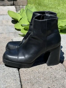 Madden Girl Women’s Black Faux Leather Platform Womens Chelsea Ankle Boots Sz8.5 - Picture 1 of 8