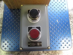 NUEVA ESTACIÓN DE PULSADORES WESTINGHOUSE 2 BOTONES 1532802 - Imagen 1 de 4