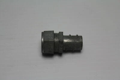 1611  Regal 1/2" Compression EMT to1/2" Flex Screw-In Coupling ( Lot of 5 ) - Image 1 of 4