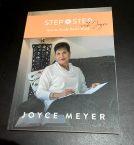 Joyce Meyer Paperback Book Entitled STEP BY STEP WITH JOYCE 2022 w/ 10 Cards - Picture 1 of 5