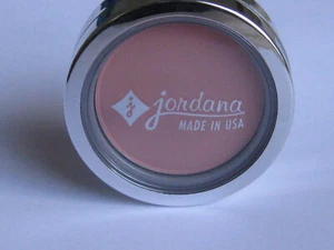JORDANA COSMETICS RUBOR EN POLVO 33 SÁNDALO NUEVO HECHO EN EE. UU. .08 oz 2,2 g - Imagen 1 de 2