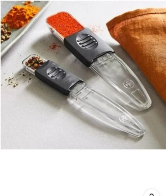 *NEW IN PACKAGE!* 2 PC ADJUSTABLE MEASURING SPOON SET - PAMPERED CHEF #2258 - Image 1 of 3