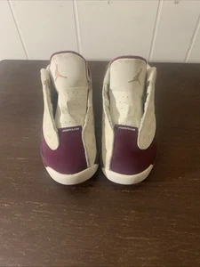 Nike Air Jordan 13 Maroon Bordeaux 684802-112 - Größe 9C Jungen Sneaker - Bild 1 von 7