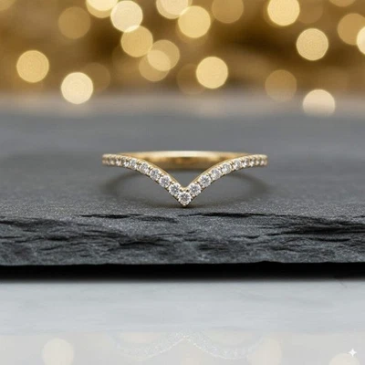 Anel de ouro amarelo 14K com diamante natural Chevron 0,14 ct tamanho 7 - Imagem 1 de 3