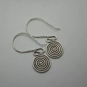 Pendientes de plata esterlina fina Hill Tribe étnicos BoHo preciosos elegantemente elaborados - Imagen 1 de 6