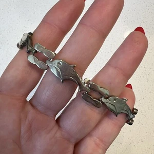 "Brazalete vintage de eslabones de delfín tono plata orca 7"" de largo" - Imagen 1 de 5