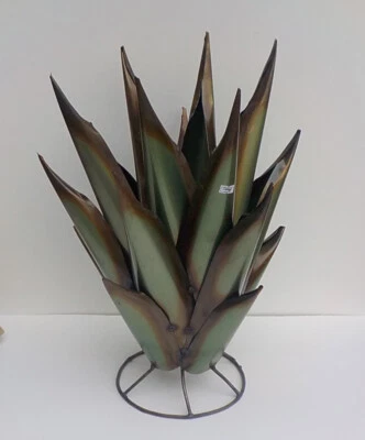ESCULTURA DE CACTUS AGAVE ARTE PATIO DE METAL 22" ALTO VERDE METALIZADO Foto 1 de 3