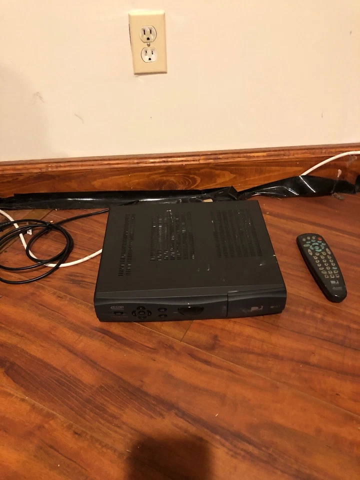 Hughes Network System DIRECTV HIRD-D1 Receiver Silver Edition - Image 1 of 4