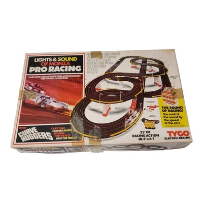 Juego de luces y sonido Tyco Pro de Monza Pro Racing con abrazadores de curva Foto 1 de 4