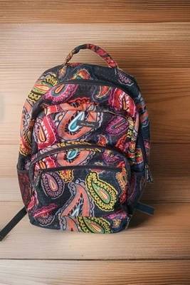 Mochila Vera Bradley Lighten Up Essential Crepúsculo Patrón Paisley Bolso USADO Foto 1 de 4