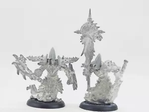 WARMACHINE CRYX BANE THRALL OFFICER & STANDARD. METAL. GREEN 1226 - Picture 1 of 3