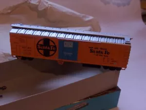 HO Athearn SF Santa Fe 50' OB Reefer 1002 Kit # 1637 built - Picture 1 of 3