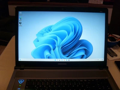 Medion Akoya P8612 - Bild 1 von 4