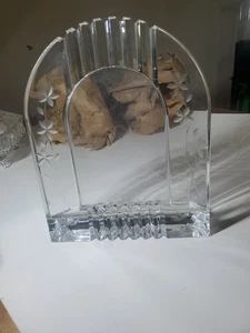 Schwerer geschliffener Kristall gewölbter Servietten-/Briefhalter einteilig Blumenmuster... - Bild 1 von 5