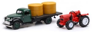 New-Ray Toys 1:32 Scale Chevrolet 1941 Chevrolet Flatbed with Tractor 54296 - Picture 1 of 1