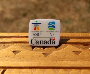 Vancouver 2010 Olympics Canada 1 1/8" Silver Tone Metal Lapel Pin Pinback - Picture 1 of 4