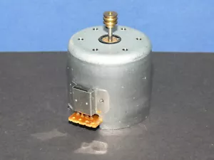 Motore Sankyo BFA9L51T da 6V a 9V CCW per registratore a cassette Tapedeck nuovo - Foto 1 di 3