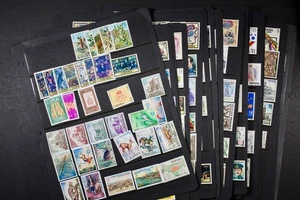 SPAIN 1972-1982 Fantastic collection on 22 Vario Pages 700 diff Mint NH 11 scans - Picture 1 of 12