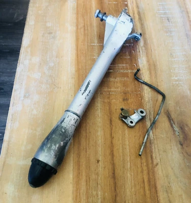 Evinrude Zephyr 5.4hp Outboard Model 4429 Tiller Handle, Linkage Arm & Connector - Image 1 of 4