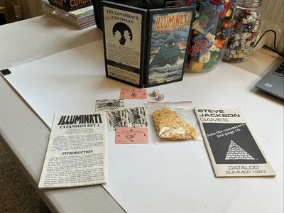 1983 - Juego de expansión Illuminati 1 caja de bolsillo (7104) juegos de Steve Jackson - En muy buen estado+ Foto 1 de 4