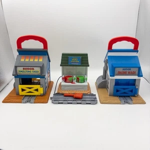 Thomas & Friends 2006 Take-N-Play Sodor Paint Station Engine Wash Smelting Shed - Picture 1 of 16