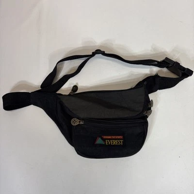 Riñonera negra con cremallera Everest de colección de los 90 con impresionantes tiradores de latón envejecido Foto 1 de 4