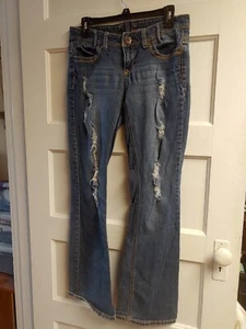 Flared ripped light wash jeans; size 7 - Picture 1 of 3