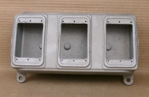 NEW APPLETON TYPE FD UNILET 3 GANG DEVICE BOX AK - Picture 1 of 2