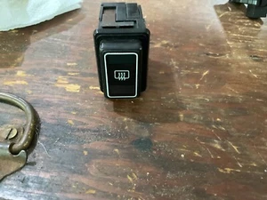 1984 - 1991 Jaguar Xjs He Hazard Light Defroster Switch Button - Foto 1 di 5