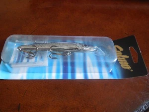 Salmo Sting 12F  4 1/2" 5/8oz dives 5'-10' Silver Metallic Bleak - Picture 1 of 4