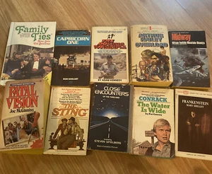 Lot 9 1950-80’s  Books Movies TV -Family Ties The Sting Close Encounters Midway - Picture 1 of 11