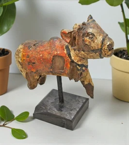 Antica statuina Nandi mucca sacra in legno originale vecchia intagliata dipinta a mano - Foto 1 di 7