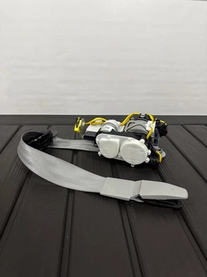 Cinturón de seguridad pasajero delantero derecho 12-18 Audi A6 A7 S6 S7 RS7 OEM 4G8857706G gris Foto 1 de 4