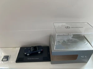 Herpa 1:87, Mercedes-Benz Classe SL, blu met., IMBALLO ORIGINALE, B6 696 0102. - Foto 1 di 10