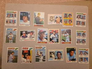 Lot of (280+) 1977-79 Different Topps Baseball Cards w Stars, RC's & Teams - Bild 1 von 3