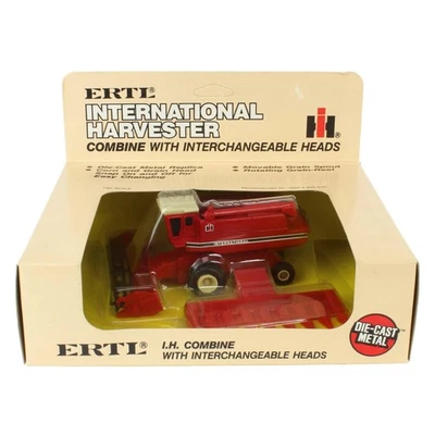 1/80 International Harvester Combine with Both Heads ZFN408 - Image 1 of 3