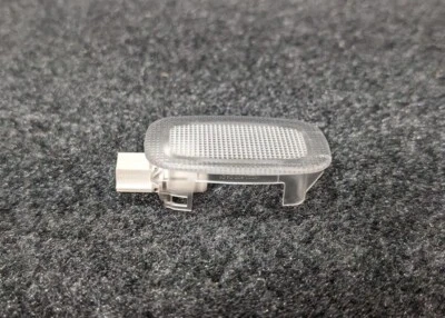 Оригинальная приборная панель Mercedes Benz, ниша для ног, перчаточный ящик, лампа для багажника A2218250382 - Изображение 1 из 4