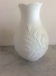 KAISER Porcelain Vase Signed M FREY Vintage German White Bisque Floral Design 4 - Picture 1 of 5
